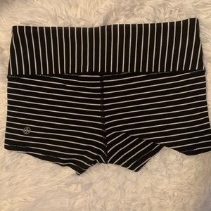 Lululemon Athletic Shorts Size 4
